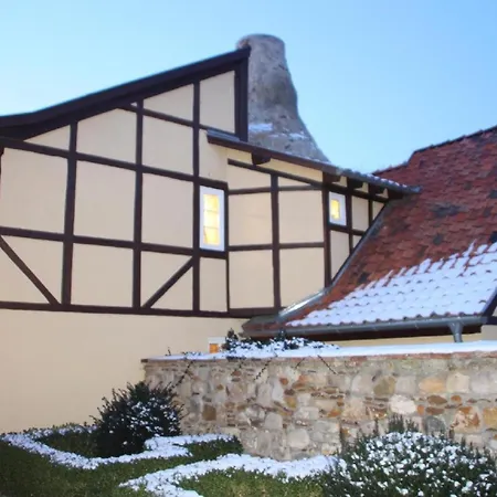 Romantisches Ferienhaus Fuer 8 Personen *