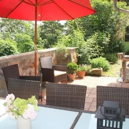 Romantisches Ferienhaus Fuer 8 Personen Holiday home *
